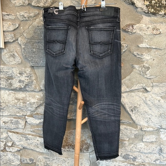 Lucky Brand Distressed Jeans - Picture 5 of 12